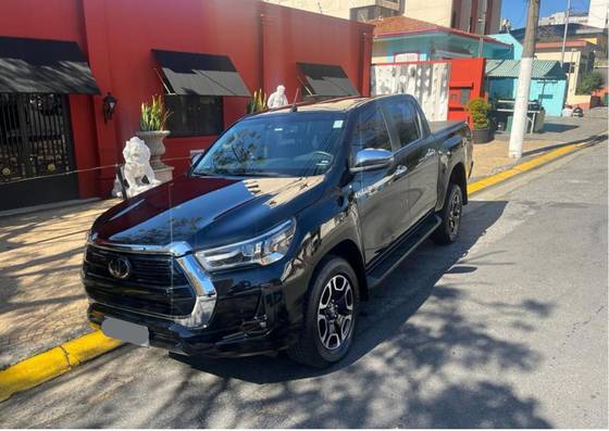TOYOTA HILUX 2.8 D-4D TURBO DIESEL CD SRX 4X4 AUTOMÁTICO